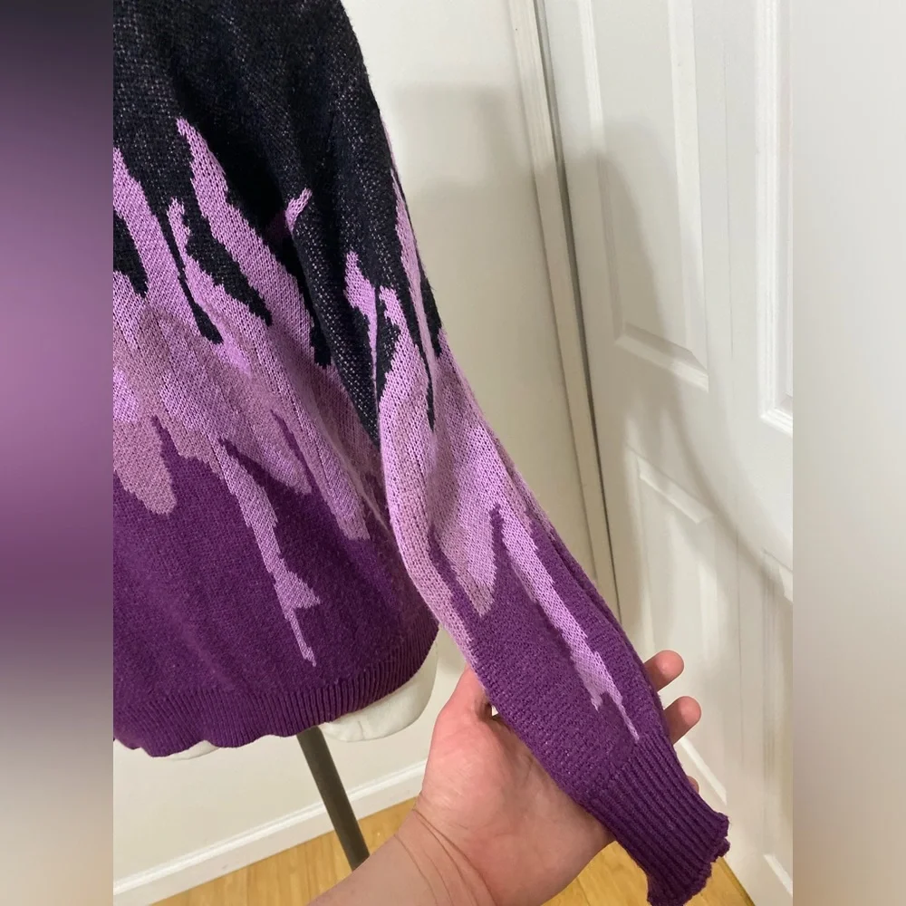Fire Pattern Drop Shoulder Purple Ombré Flame Oversized Sweater Size Small 4 - Picture 8 of 12